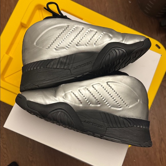 Adidas AW Futureshell Size 9.5 - Picture 2 of 5